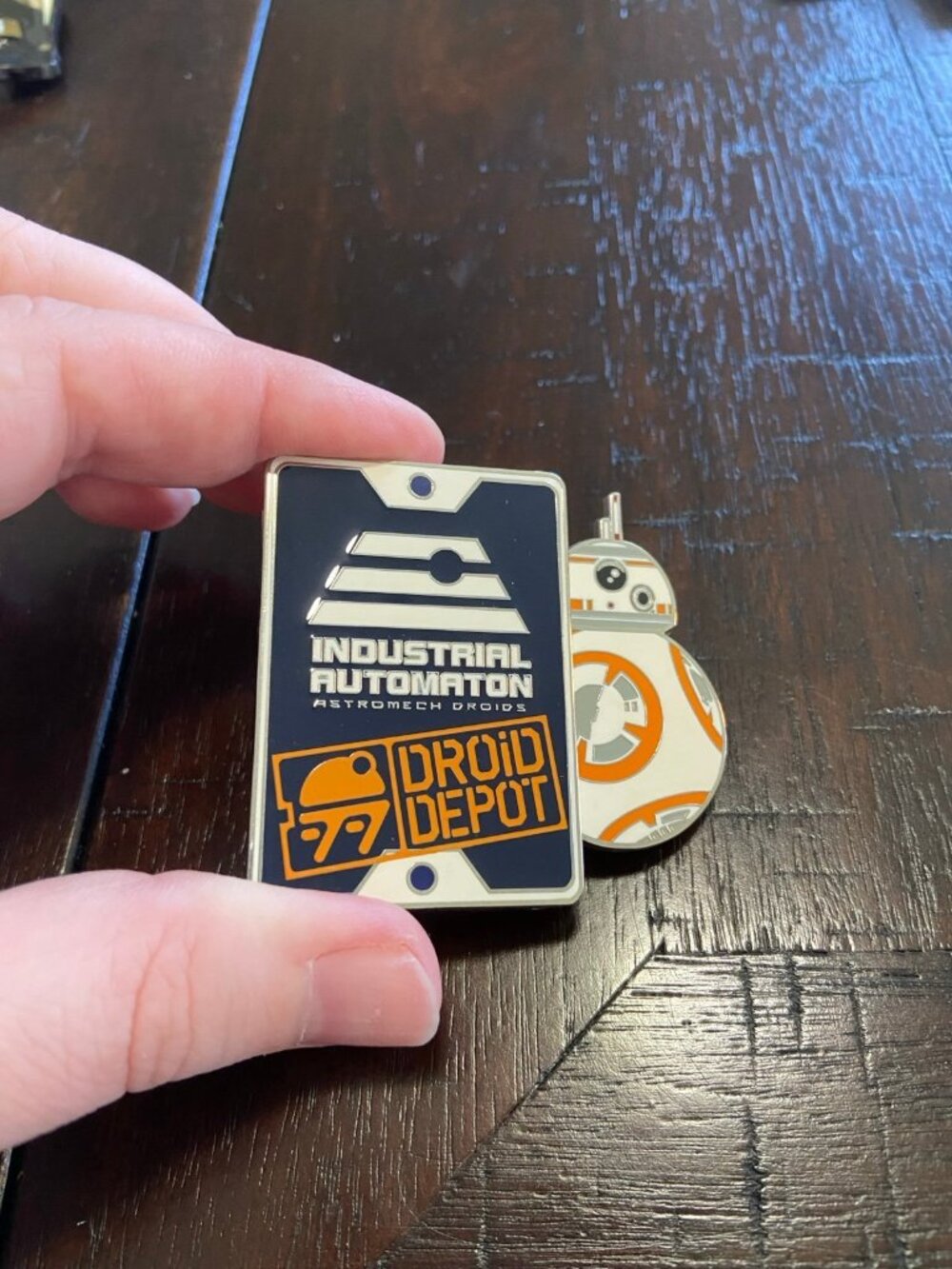 Disneyland Galaxy Edge Droid Depot BB8 Moving Metal Trading Pin